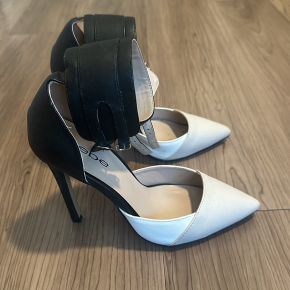 Bebe multi color high heels size 5 - Picture 5 of 7